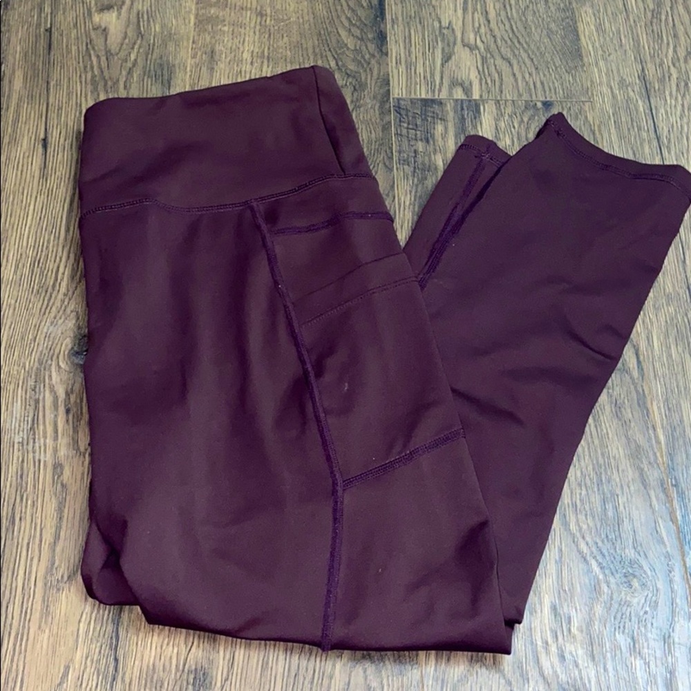 ZYIA Wine Pocket Light n Tight Capris
